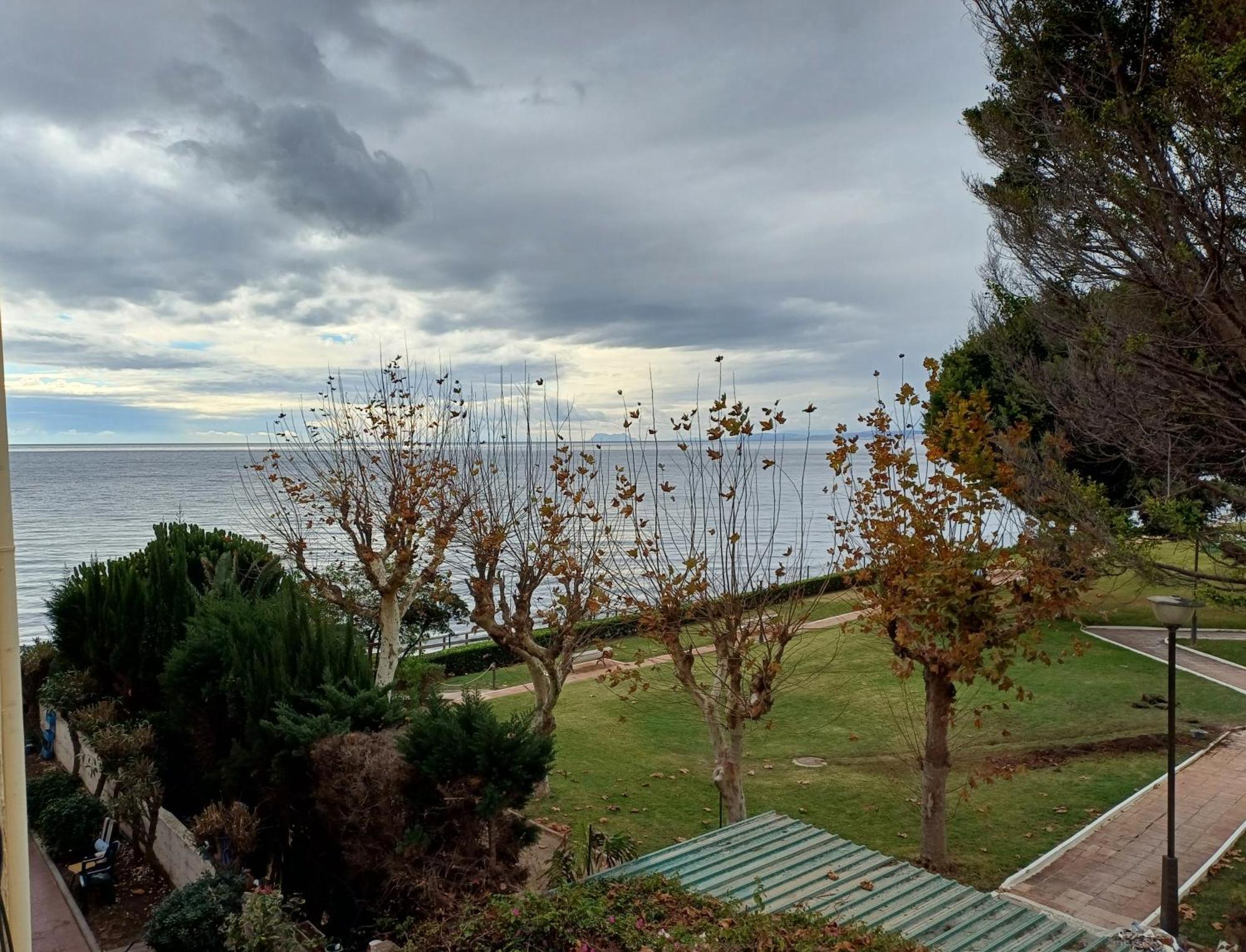 Casa Cachita 2-Confortable Estudio A Pie De Playa Estepona Buitenkant foto